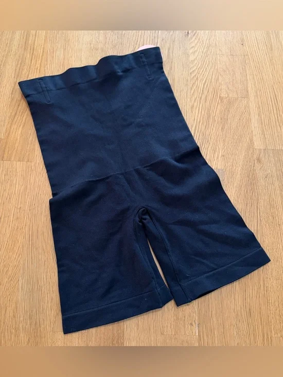 Shapermint MEDIUM LARGE Black High Waisted Shaper Short NEW - Picture 2 of 9